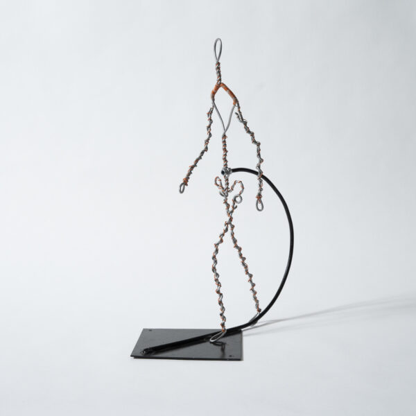  A Support that offers Versatility and Simplicity This simple, yet elegant external support is designed to hold a figurative wire armature between 20 cm and 40 cm in height. Made from mild steel welded to a metal base, it is a strong and versatile support that needs to be attached to any sturdy piece of wood ( not supplied) with 2 screws and washers that are supplied.  An old breadboard is the ideal piece of wood , and it has not been included in order to save on weight and delivery costs. There are two lock nuts and washers ( supplied) which will hold your armature securely in place, with the assistance of two pliers or spanners (not supplied). Please tighten very well before you start adding your clay .